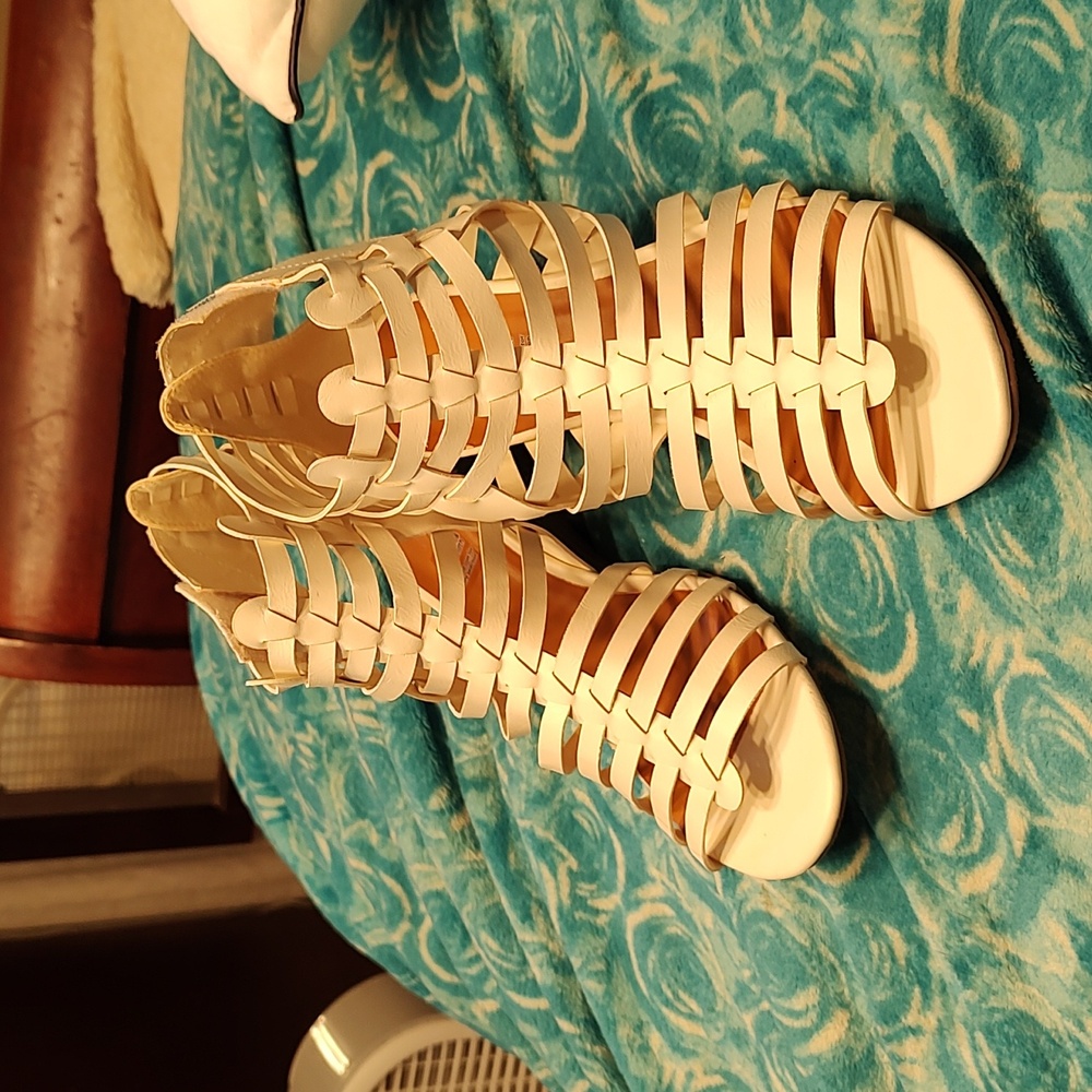 WOMANS SHOES SIZE 10
